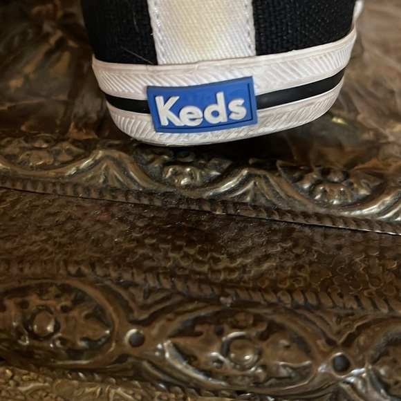 Keds for Kate Spade black and white Keds with silver grommets. Size 6.5 - Picture 7 of 12